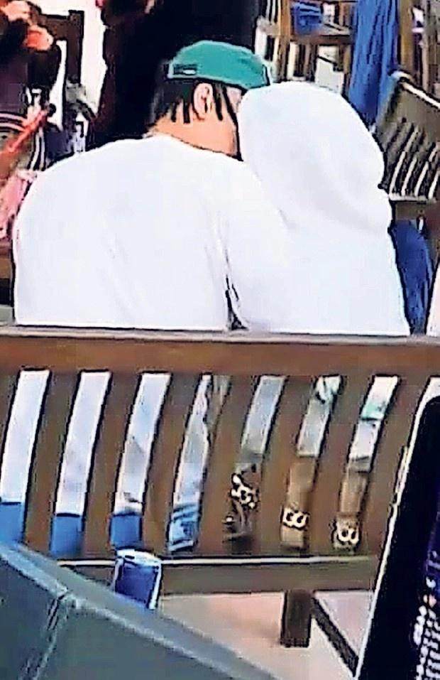 真吃瓜？太阳报记者拍到阿里在酒吧亲吻瓜帅闺女